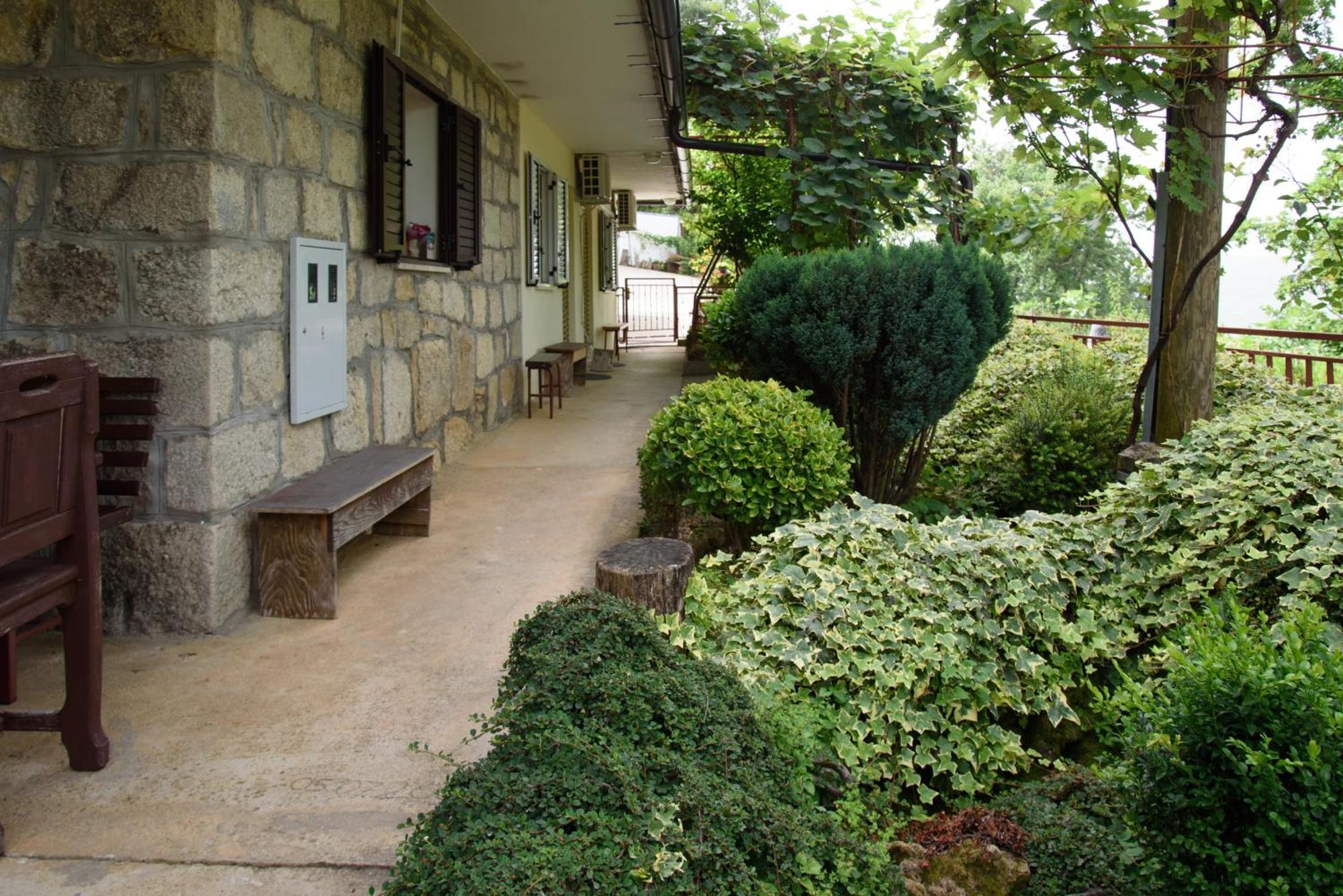 Apartments Cvitini Dvori Garjak Vrlika Ngoại thất bức ảnh