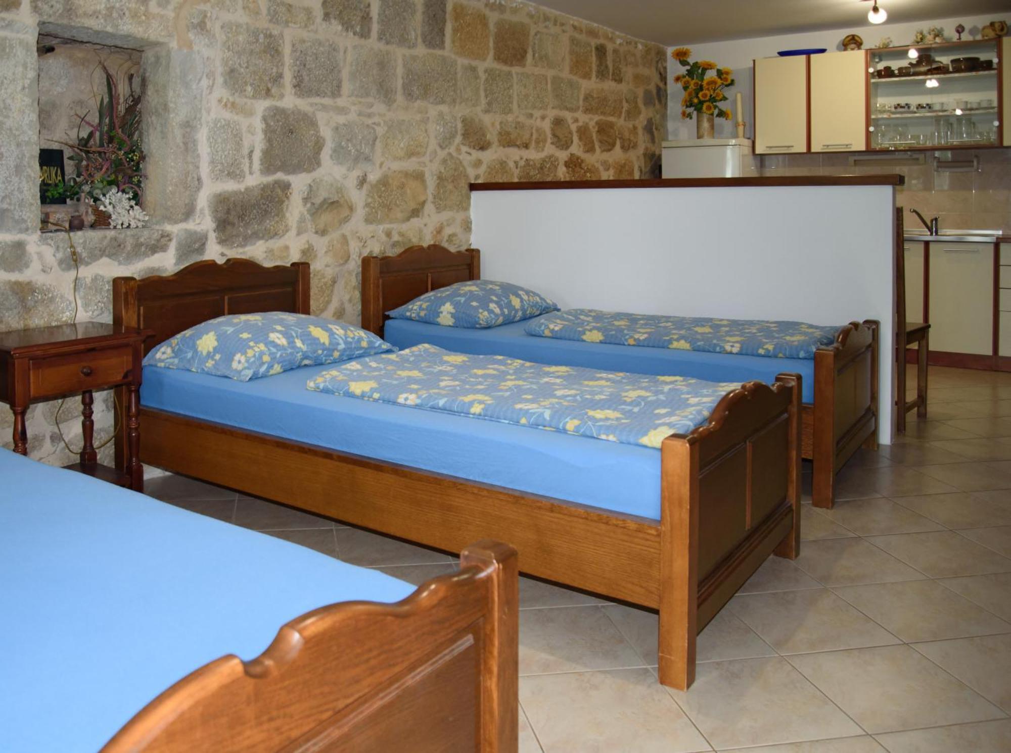 Apartments Cvitini Dvori Garjak Vrlika Ngoại thất bức ảnh