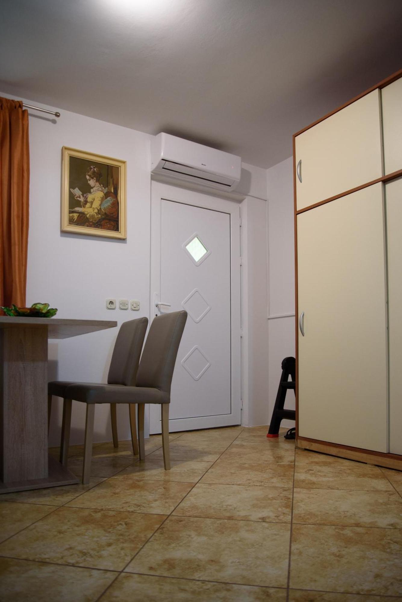 Apartments Cvitini Dvori Garjak Vrlika Ngoại thất bức ảnh