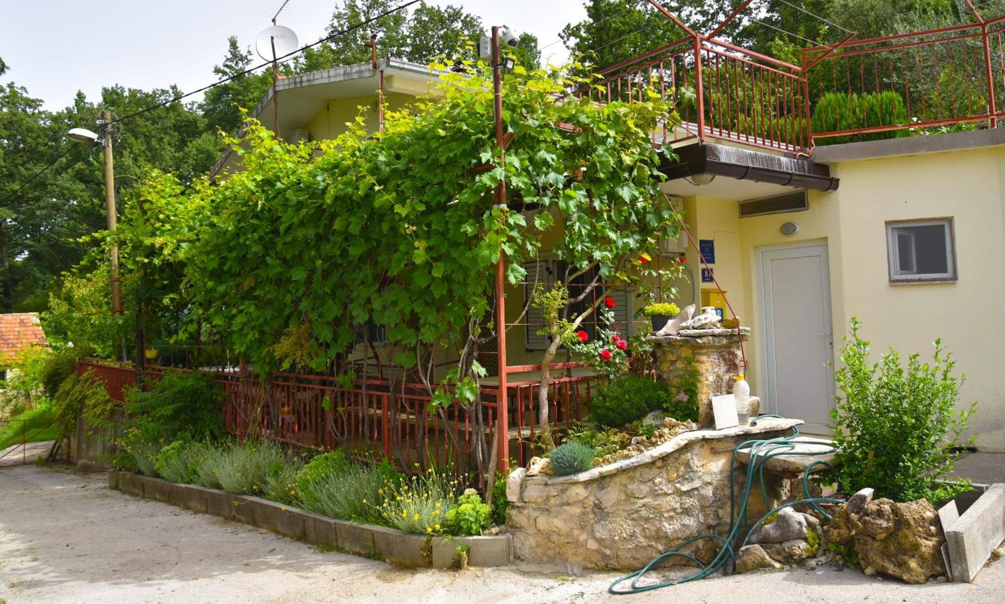 Apartments Cvitini Dvori Garjak Vrlika Ngoại thất bức ảnh
