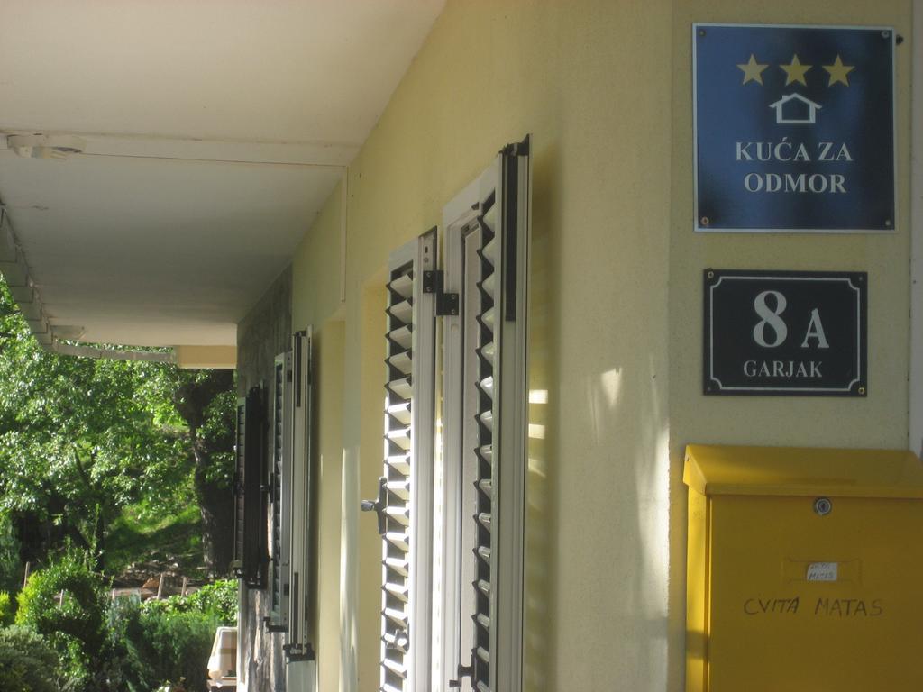 Apartments Cvitini Dvori Garjak Vrlika Ngoại thất bức ảnh