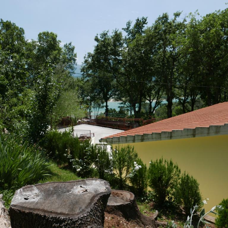 Apartments Cvitini Dvori Garjak Vrlika Ngoại thất bức ảnh